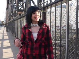 jacquieetmicheltv – Naomie, 23 years old, wanted to exercise her right of reply!