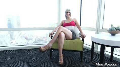 MomPOV – Avery – Blondie Anal Creampie