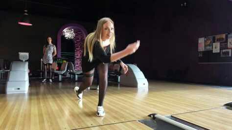 Jacquieetmicheltv – Au bowling !