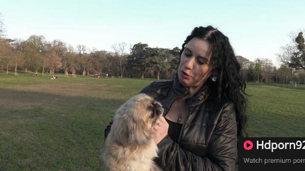 Jacquieetmicheltv – Leila, 40ans, coiffeuse !