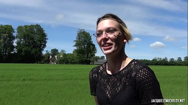 Alexandra, 22ans, nouvelle vidéo dans le dos de sa chérie !