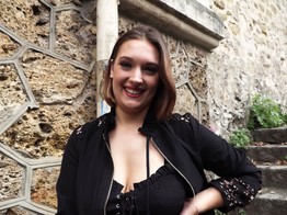 Jacquie Et Michel TV – C’est l’éclate totale pour Pauline, 21ans !