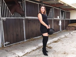 jacquieetmicheltv – Bruna, 22, wants to enrich her experience!