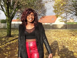 jacquieetmicheltv – Marie, 26, cashier in a supermarket!