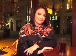 jacquieetmicheltv – Louise, 37 years old, commercial assistant!