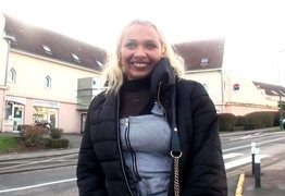 jacquieetmicheltv – Aurélie, 21, transport control officer!