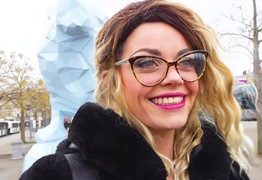 jacquieetmicheltv – Lily, 30, from Paris to Bordeaux…