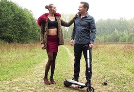 jacquieetmicheltv – Outdoor sex for Lucie, 24 years old!