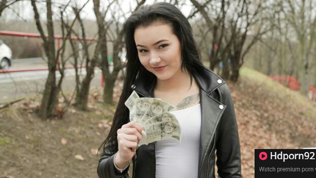 Public Agent – Lady Zee – Dat Ass in tight denim jeans