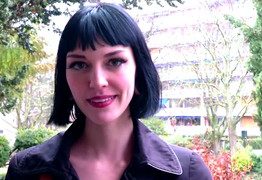 jacquieetmicheltv – Agnes, 27, calls on a friend …