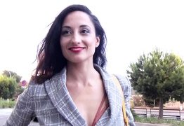 jacquieetmicheltv – Diana, 28, wine saleswoman!