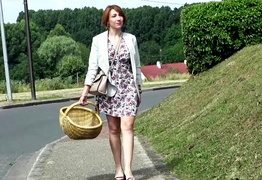 jacquieetmicheltv – Julie, tarte taratin and sodomy!