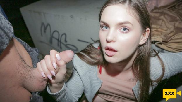 Public Agent – Taylee Wood – Student with Big Natural Boobs