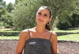 jacquieetmicheltv – Claudia, 23, young and (very) pretty law student in Bordeaux!