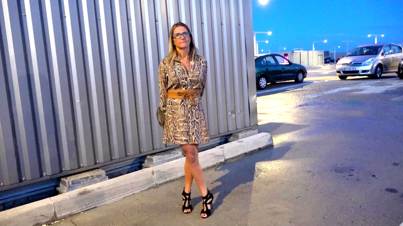 jacquieetmicheltv – Ophélie, 46 years old, interior designer in Roissy!