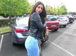 jacquieetmicheltv – Amanda, 22, runs a luxury perfume store in Lyon!