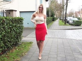 jacquieetmicheltv – Katerina, 27, has her work cut out for her …
