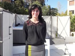 jacquieetmicheltv – Estelle, 46 years old, lifeguard in Marseille!