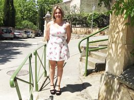 jacquieetmicheltv – Marie, 25, kitchen assistant in Lyon!