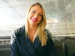 jacquieetmicheltv – Ashley, 25, marketing manager in Cassis (13)!
