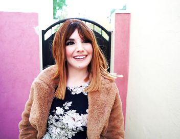 jacquieetmicheltv – Zoé, 25, international law student in Toulon!