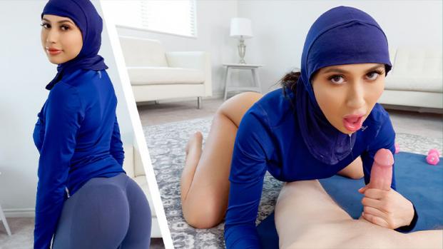 Hijab Hookup – Penelope Woods – It’s All About Glutes