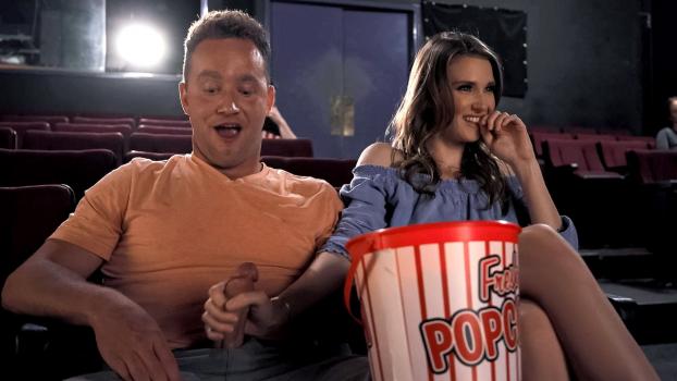 Brazzers Exxtra – Ashley Lane – Public Sucking Feature Presentation