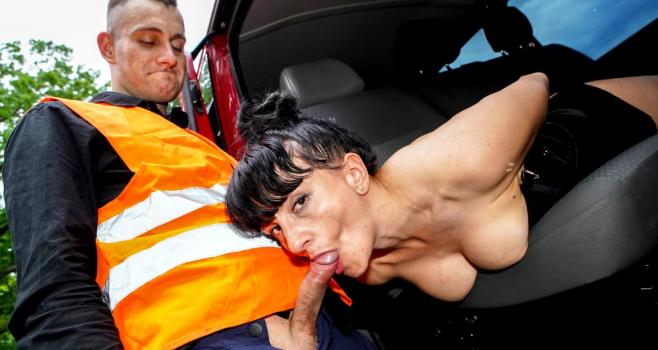 Mature Van – Ella P – Lazy Road Worker Fucking For Free