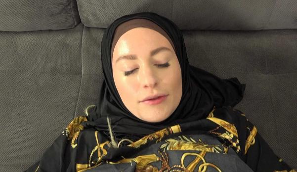 SexWithMuslims – Lauren Black - Lazy babe in hijab gets hardcore penetration – E223