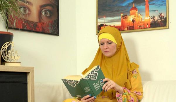 SexWithMuslims – Foxy ​- A woman in a hijab cheated on her husband – E228