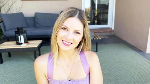 jacquieetmicheltv – Rebecca finds a beautiful connection with Elektra…
