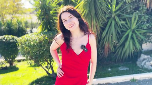 jacquieetmicheltv – Ayori, a trio that was a natural fit!