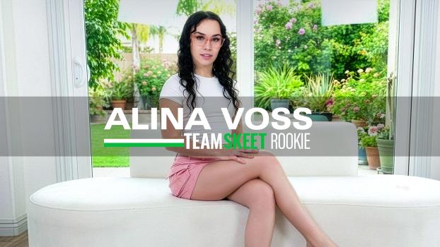 She’sNew – Newcomer Alert: Petite Cutie Alina Voss Is Our Gift to You