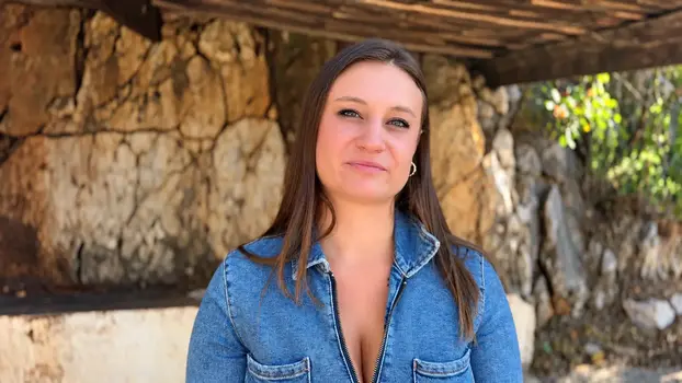 jacquieetmicheltv – Oceane, 27 years old, flight attendant from Aubagne!